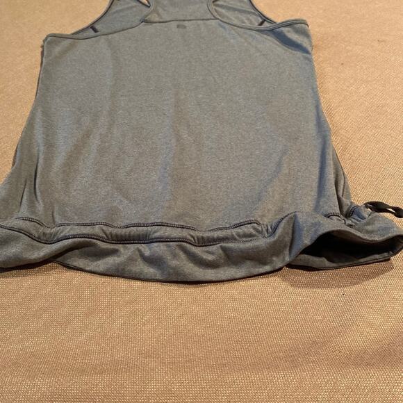 Medium Layer 8 Tank Top - Picture 7 of 8
